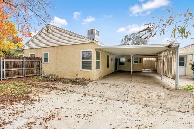 1802 Mckinley Avenue, Hanford, CA 93230