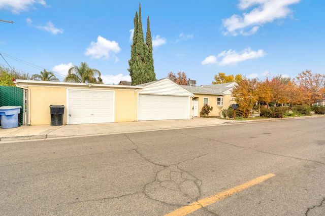 1802 Mckinley Avenue, Hanford, CA 93230