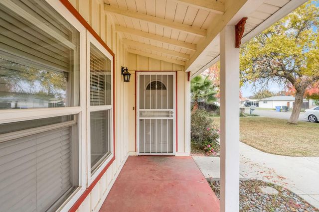 1802 Mckinley Avenue, Hanford, CA 93230
