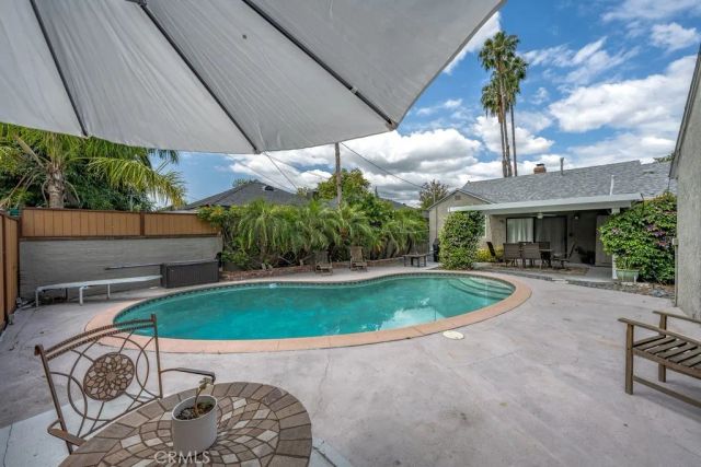 5940 Simpson Ave, Valley Village, CA 91607