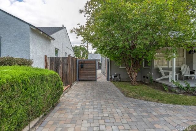 5940 Simpson Ave, Valley Village, CA 91607