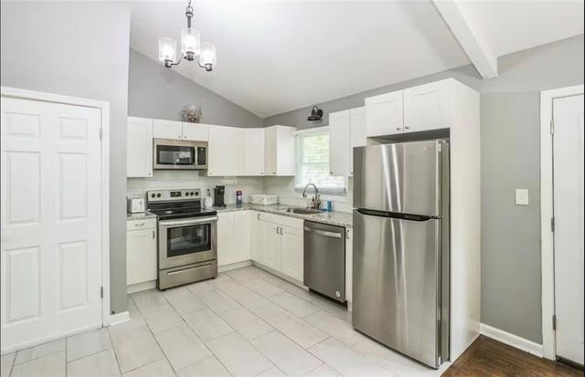 9010 Eby Drive, Overland Park, KS 66212