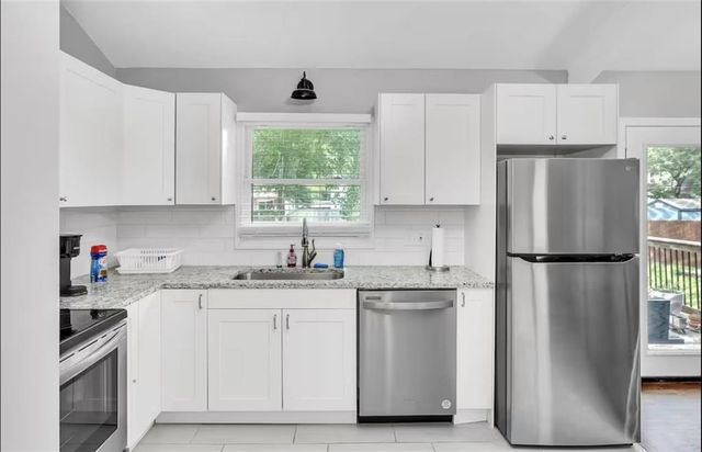 9010 Eby Drive, Overland Park, KS 66212