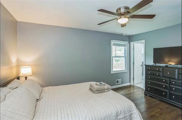 9010 Eby Drive, Overland Park, KS 66212