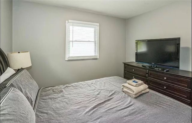 9010 Eby Drive, Overland Park, KS 66212