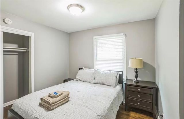 9010 Eby Drive, Overland Park, KS 66212