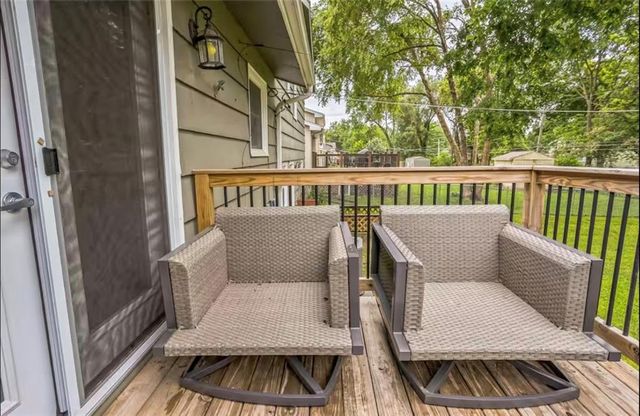 9010 Eby Drive, Overland Park, KS 66212