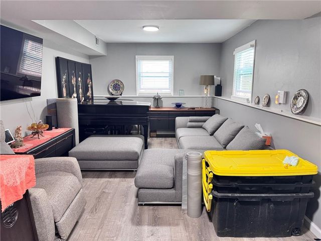 9010 Eby Drive, Overland Park, KS 66212