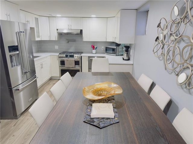 9010 Eby Drive, Overland Park, KS 66212