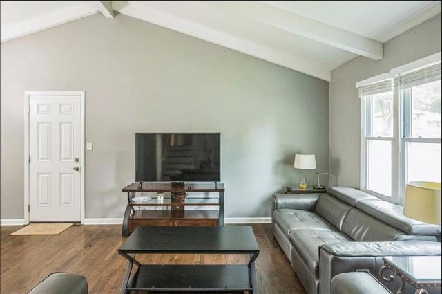 9010 Eby Drive, Overland Park, KS 66212