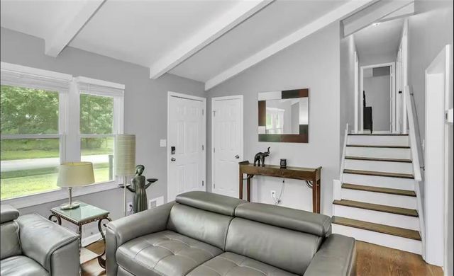 9010 Eby Drive, Overland Park, KS 66212