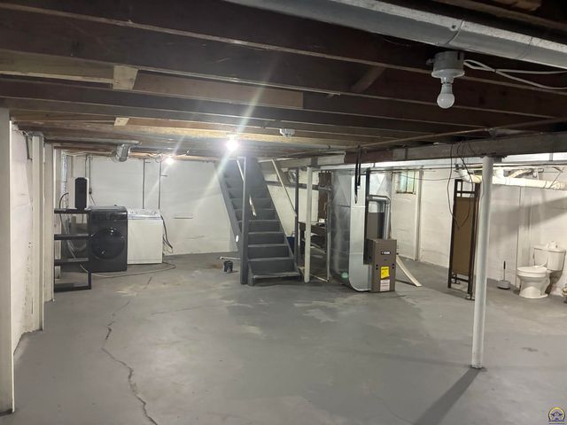 1213 SW Plass AVE, Topeka, KS 66604
