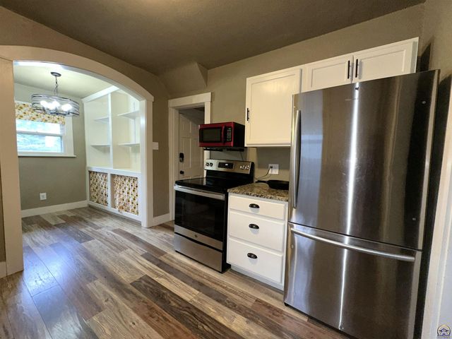 1213 SW Plass AVE, Topeka, KS 66604