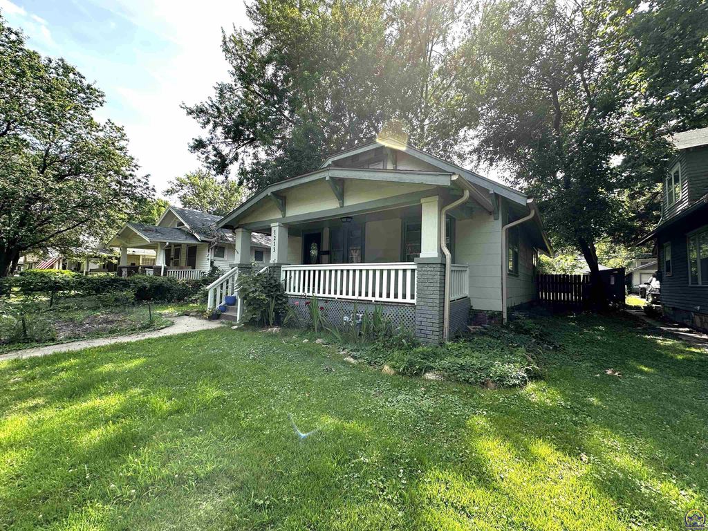 1213 SW Plass AVE, Topeka, KS 66604