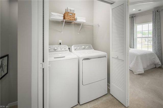 219 Reids Place DR, Suffolk, VA 23434