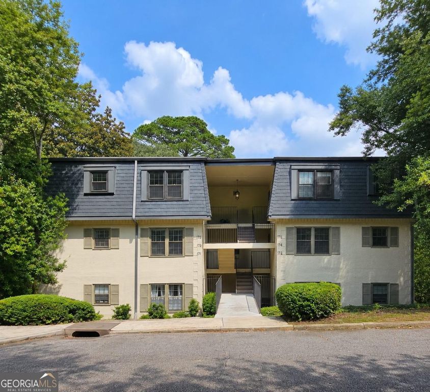173 Amherst Place NW, Atlanta, GA 30327