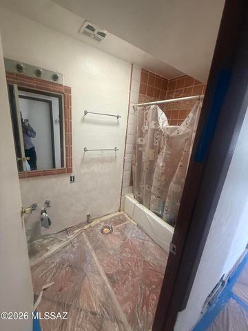 1031 W Calle Santiago, Sahuarita, AZ 85629