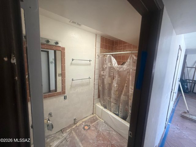 1031 W Calle Santiago, Sahuarita, AZ 85629