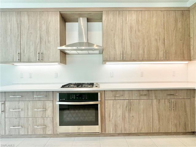 20370 Fair Oak LN, Estero, FL 33928