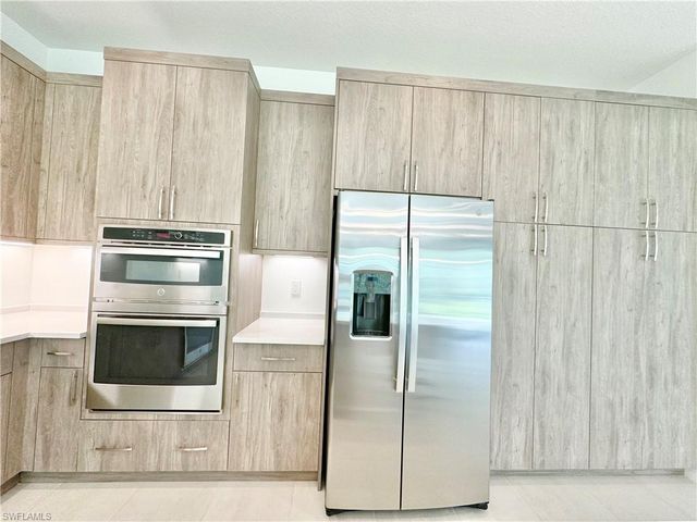 20370 Fair Oak LN, Estero, FL 33928