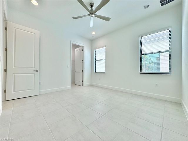 20370 Fair Oak LN, Estero, FL 33928