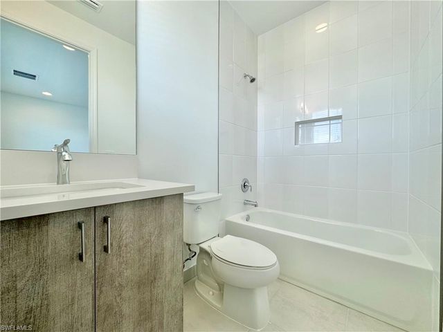 20370 Fair Oak LN, Estero, FL 33928