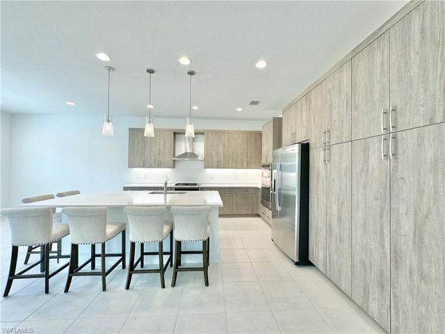 20370 Fair Oak LN, Estero, FL 33928