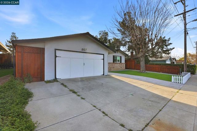 807 Crane Ave, Livermore, CA 94551