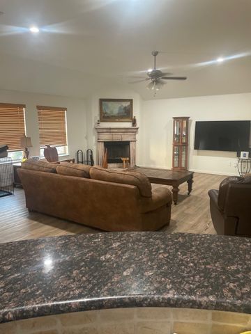 368 Lockwood Lane, Weatherford, TX 76087