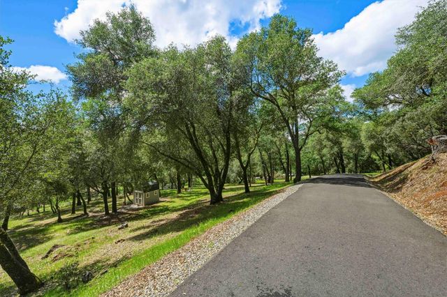 1181 Old Rock Bridge Rd, Placerville, CA 95667