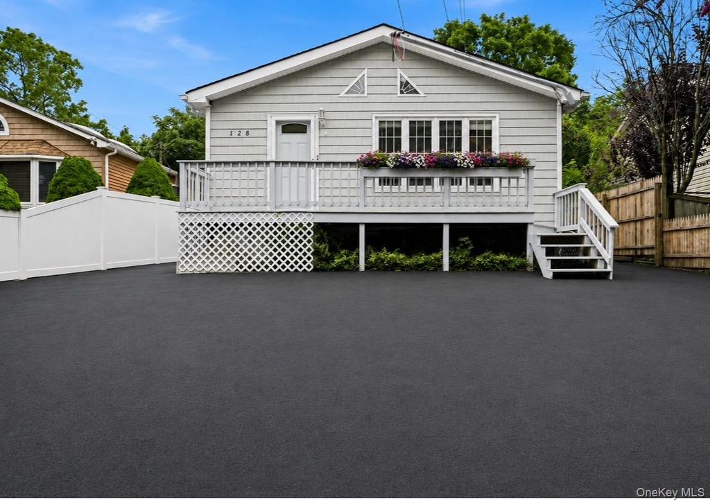 128 Walnut Road, Kings Park, NY 11754 — photo 2