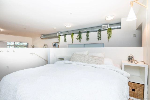 889 Date St 214, San Diego, CA 92101