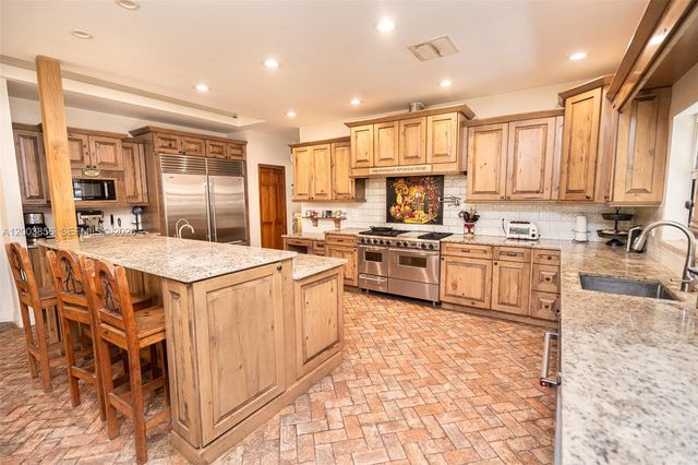 2221 SW 28th Way, Fort Lauderdale, FL 33312