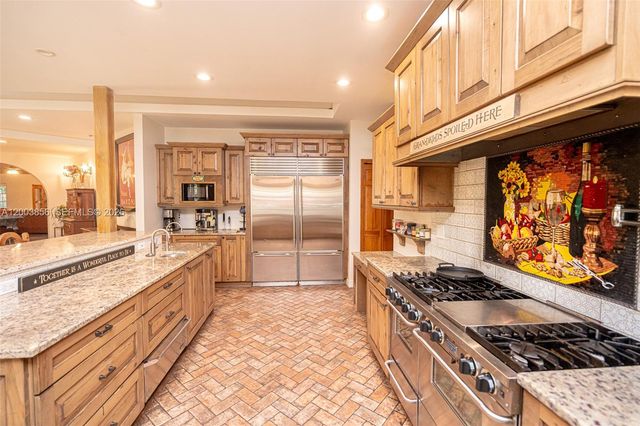 2221 SW 28th Way, Fort Lauderdale, FL 33312