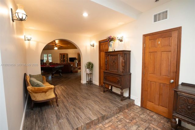 2221 SW 28th Way, Fort Lauderdale, FL 33312