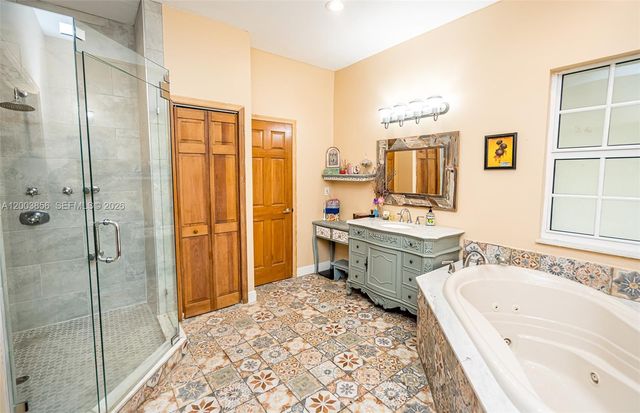 2221 SW 28th Way, Fort Lauderdale, FL 33312