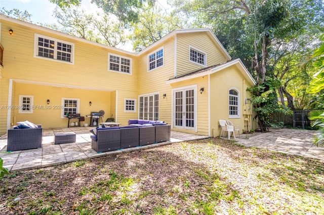 2221 SW 28th Way, Fort Lauderdale, FL 33312