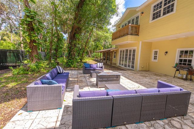 2221 SW 28th Way, Fort Lauderdale, FL 33312