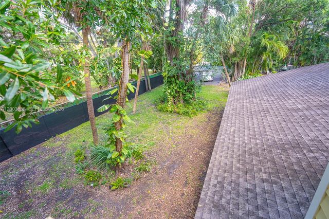 2221 SW 28th Way, Fort Lauderdale, FL 33312