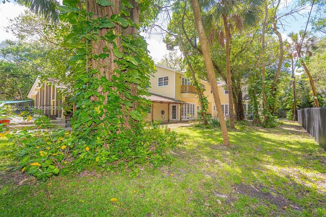 2221 SW 28th Way, Fort Lauderdale, FL 33312