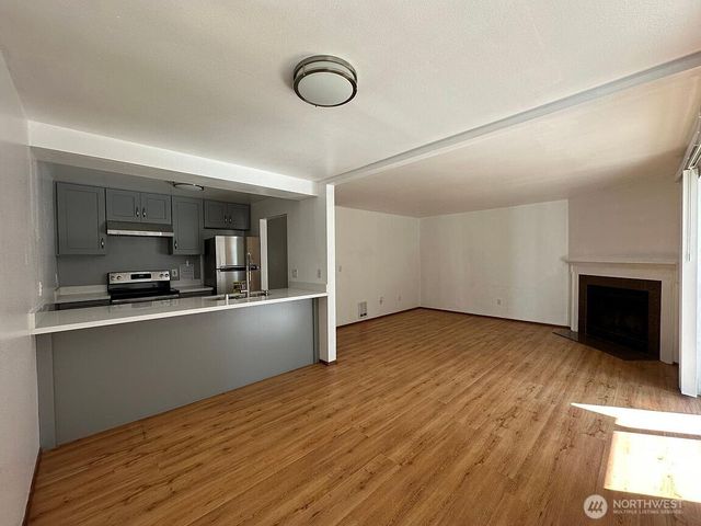 14020 SE 8th Street, Bellevue, WA 98007