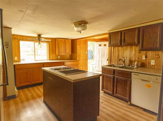 101 Pine Grove Avenue, Bellingham, MA 02019