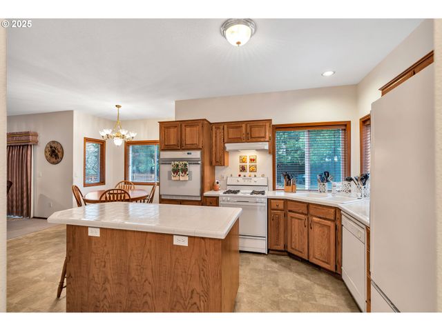 7829 Sw 174TH Pl, Beaverton, OR 97007