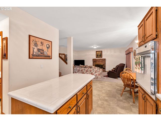 7829 Sw 174TH Pl, Beaverton, OR 97007