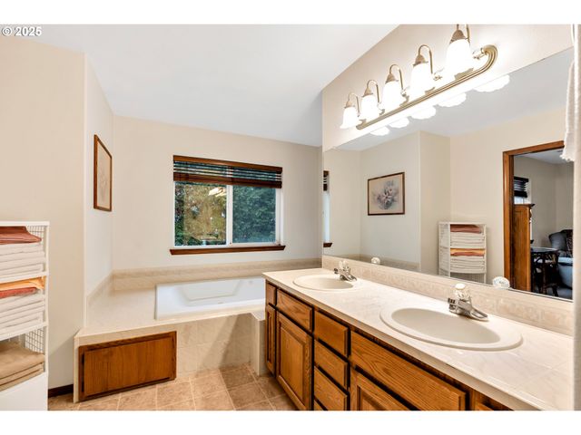 7829 Sw 174TH Pl, Beaverton, OR 97007