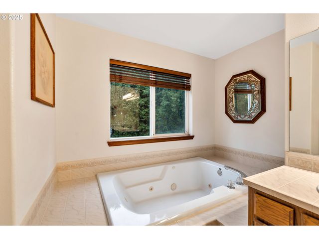 7829 Sw 174TH Pl, Beaverton, OR 97007