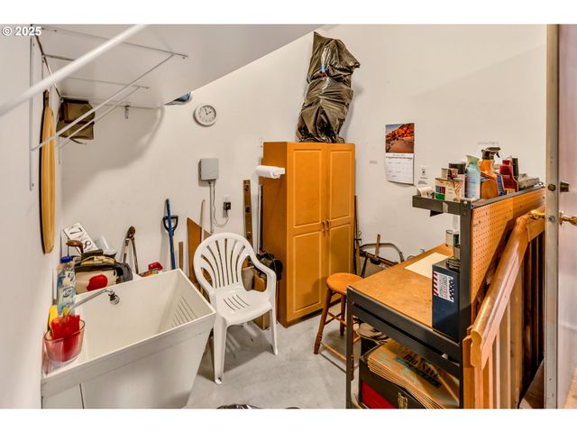 7829 Sw 174TH Pl, Beaverton, OR 97007