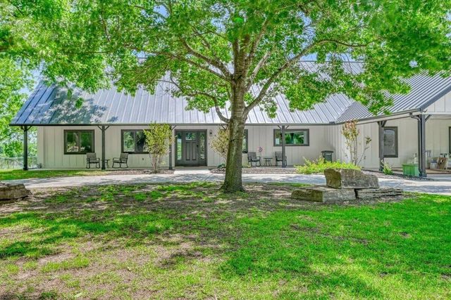 3120 River Oaks DR, Kingsland, TX 78639