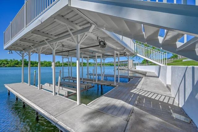 3120 River Oaks DR, Kingsland, TX 78639