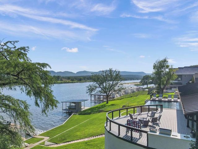 3120 River Oaks DR, Kingsland, TX 78639